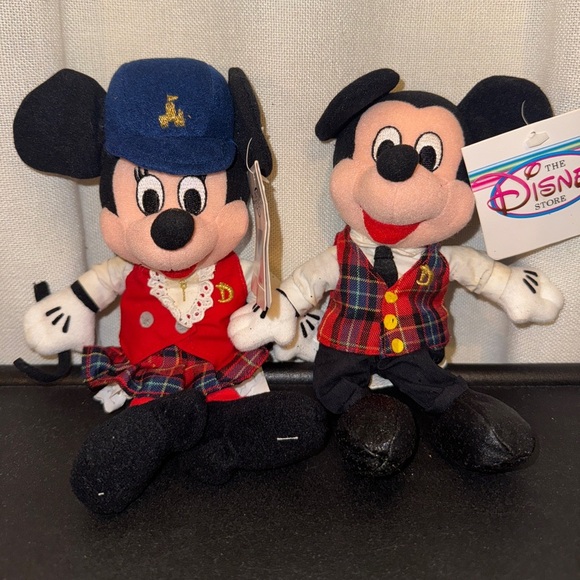 Vintage Disney Mickey and Minnie Tour Guide Plush - Picture 2 of 9
